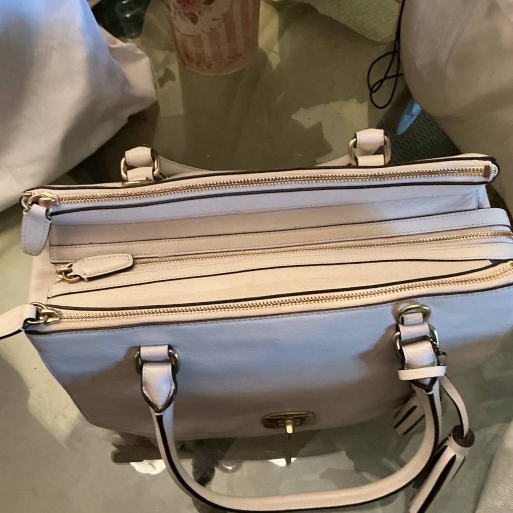 Authentic Coach Cream Leather Hobo with Tassel and Gold Hardware - Picture 5 of 6
